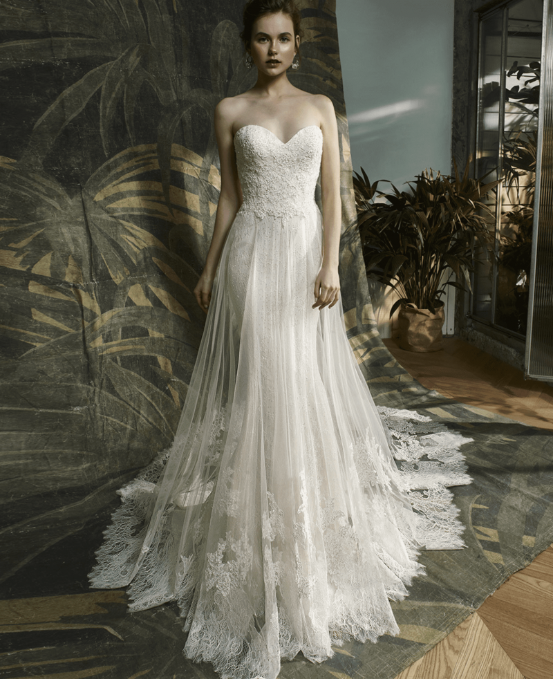 Obrázek ženy se svatebními šaty od značky Domenico Rossi